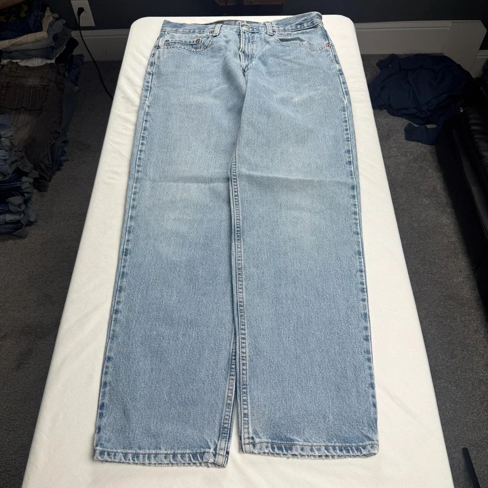 Levis 550 Jeans Mens 34x32 Blue Light Wash Relaxed Tapered Denim Zip Fly Casual